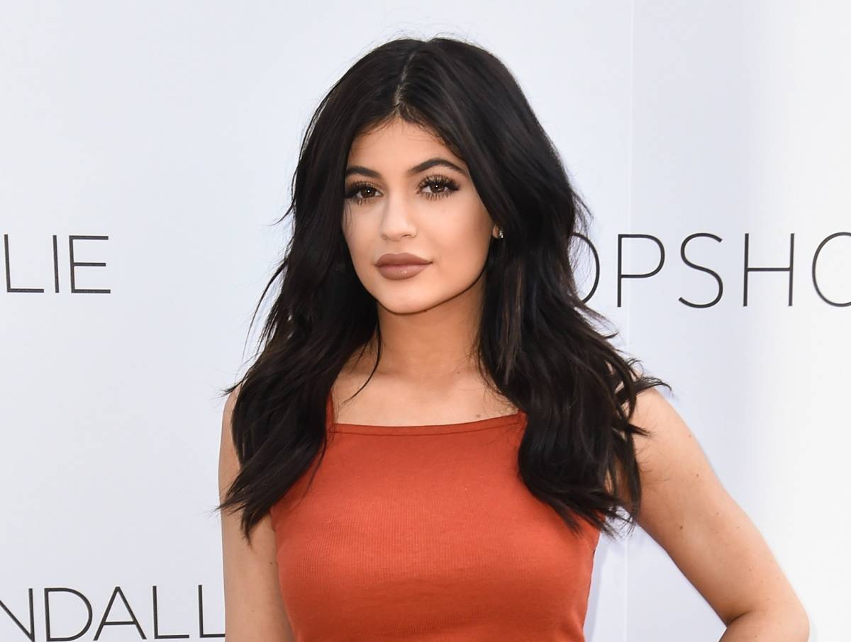 1200px x 906px - Kylie Jenner offered $10m to be adult star