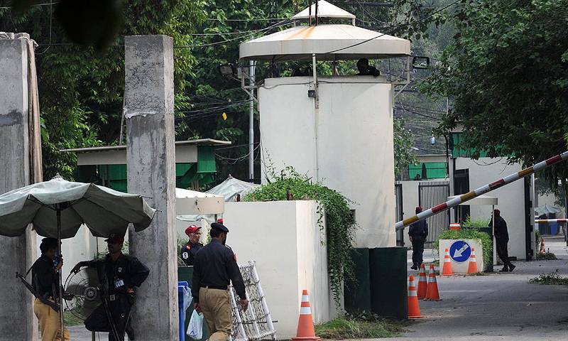 US shuts Lahore, Peshawar consulates for 'security concerns'