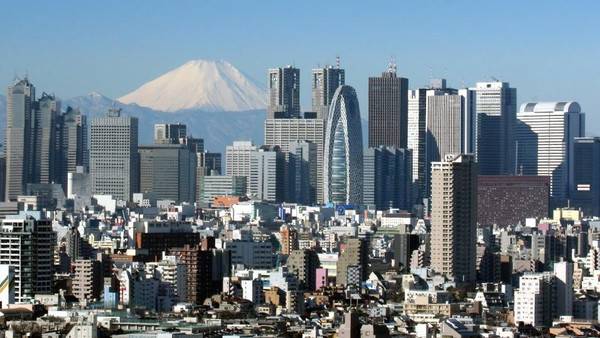 Powerful earthquake shakes Japan