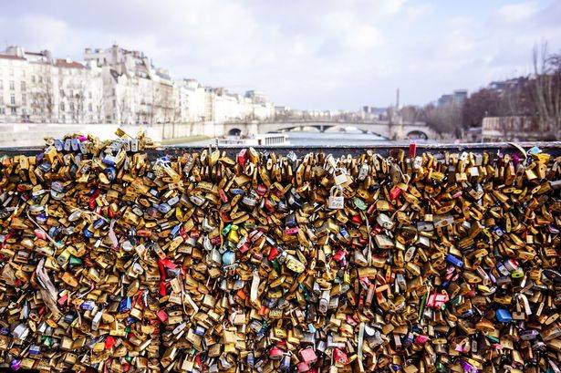 LOVE LOCKS: One million padlocks to be scraped from Paris historical bridge