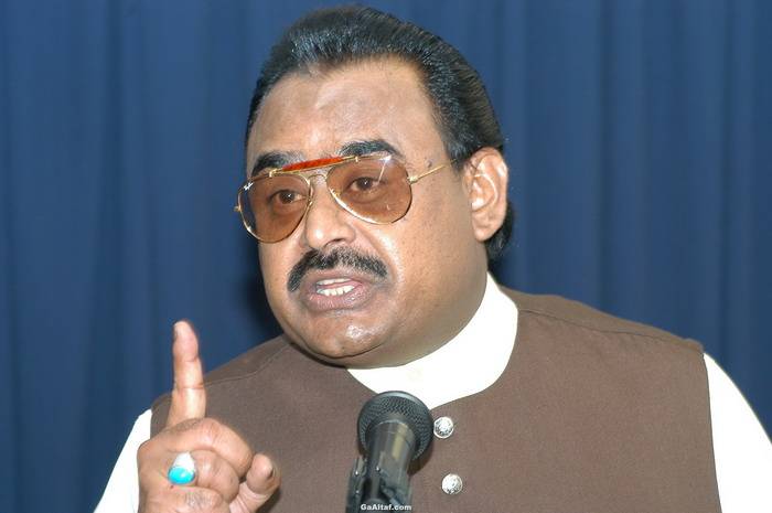 Altaf yet again announces to leave MQM over Khawaja Asif’s remarks