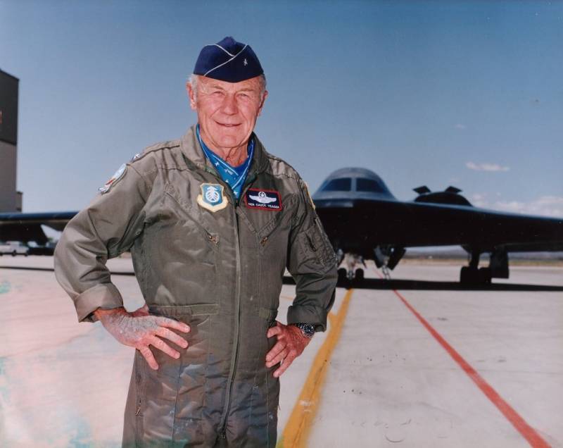 Charles Yeager and Pakistan Air Force