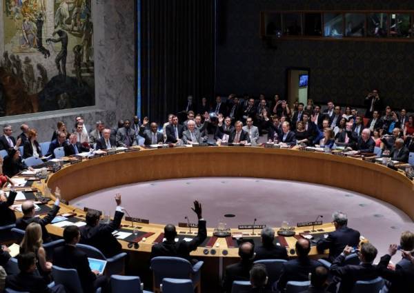UN endorses Iran deal, paves way to lift sanctions