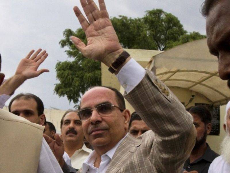 Malik Riaz submits blackmailing proofs with Pindi police