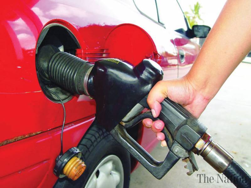 OGRA recommends Rs2.69/litre cut in petrol price