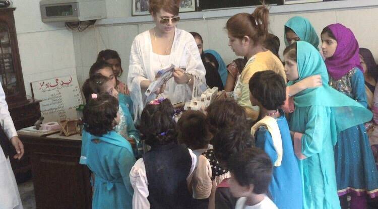 Ayyan Ali visits Edhi Foundation Islamabad, distributes gifts among kids