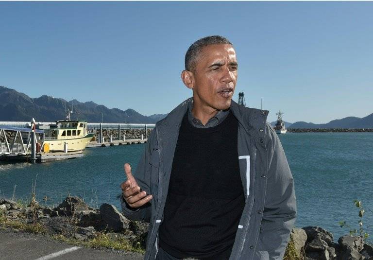 Obama tours glacier to highlight march of climate change