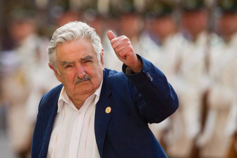 The ‘poorest president’ opens his house to 100 Syrian refugee children