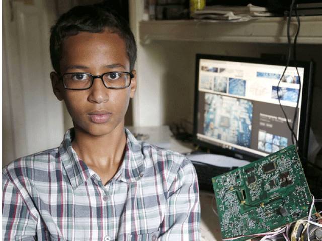 Obama invites arrested Muslim schoolboy to White House