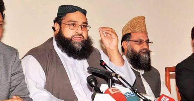 While Tahir Ashrafi is in 'Makkah', private news channel reports him 'arrested for carrying alcohol in Islamabad'