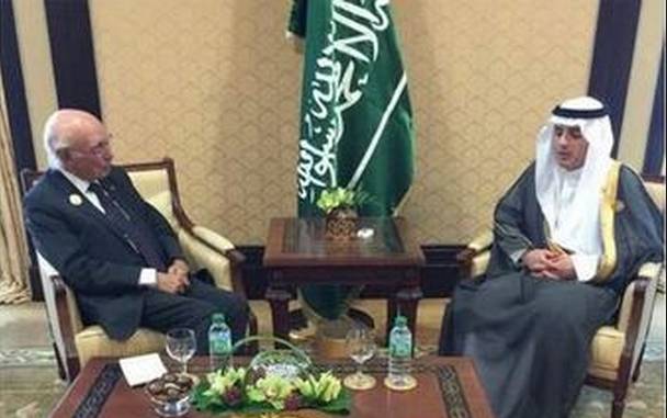 Sartaj Aziz meets Saudi foreign minister at UNGA session