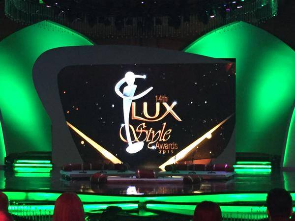 #LSA15 in a glance: Mahira, Fawad, Urwa Hocane, Ali Zafar, Ayesha Omar, Ayeza, Meera and many others gather at Lux Style Awards 2015