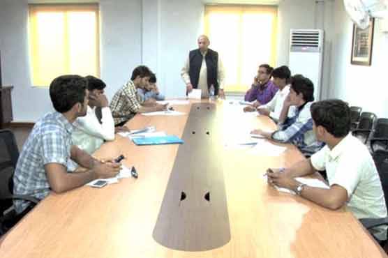 PTI establishes monitoring centre to review NA-122 polling