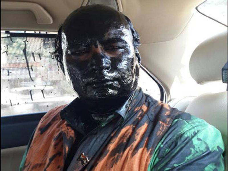 Shiv Sena smears black paint on Khurshid Kasuri’s book launch organiser