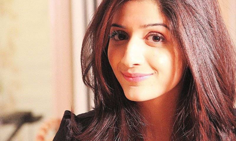 Mawra Hocane craving for #AskMawra session with fans