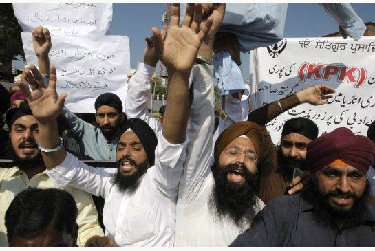 Sikhs protest continues in Peshawar against desecration of holy book in India