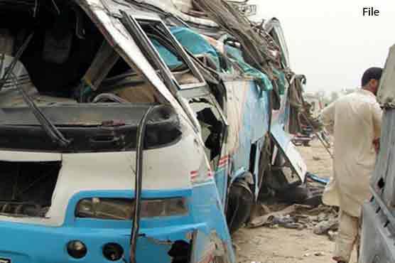 Pilgrims bus overturns in Mian Chunnu, 15 killed, 30 injured