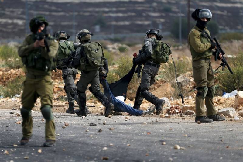 Israeli forces shoot Palestinian teen dead