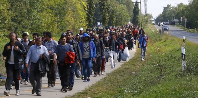 Germany to send 'tens of thousands' of migrants back to Balkans