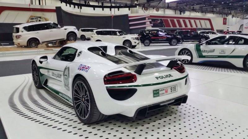 Dubai police add Porsche 918 Spyder hybrid in its luxury fleet