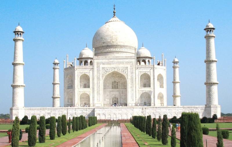 Indian state ordered to shift crematorium to protect Taj Mahal