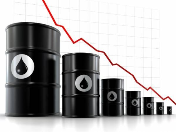 Oil down in Asia on oversupply fears