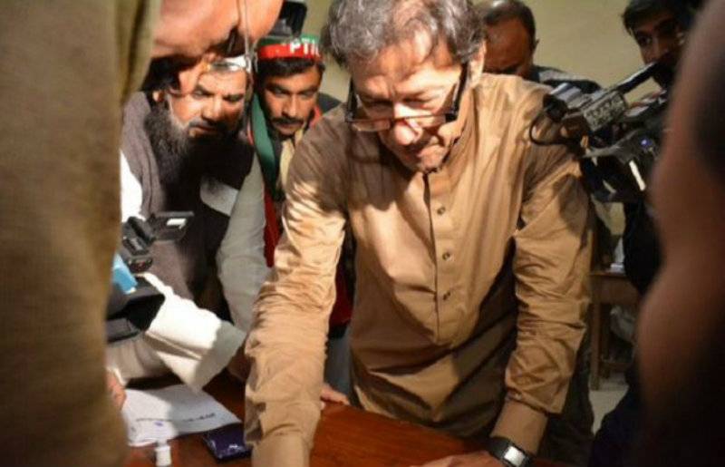 LG Polls: Imran Khan casts his vote in Islamabad school