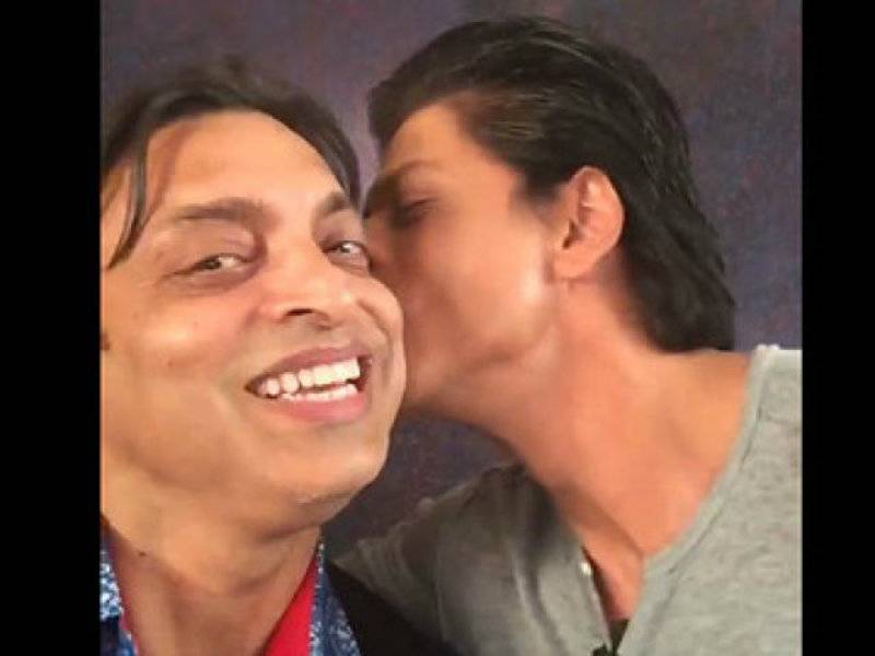 VIDEO: Shahrukh Khan kisses younger brother Shoaib Akhtar