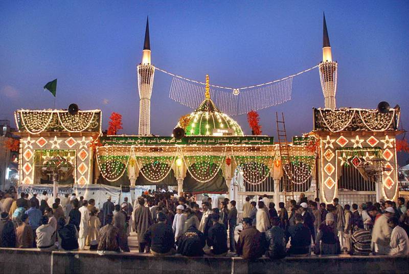 Three-day Urs of Data Ganj Bakhsh begins in Lahore