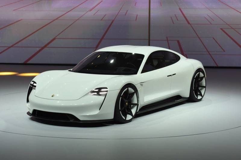 Porsche aims for all-electric sportscar