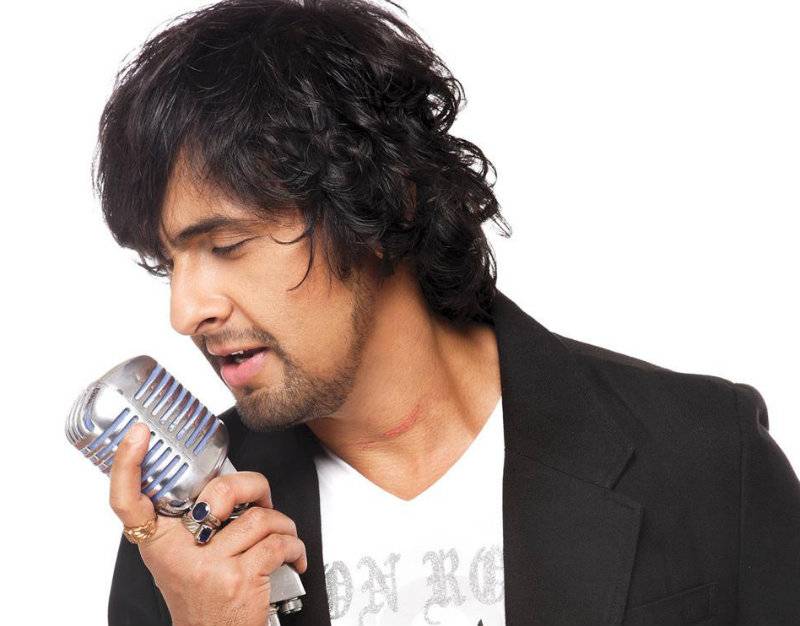 VIDEO: Sonu Nigam’s performance at 30000 feet in the air