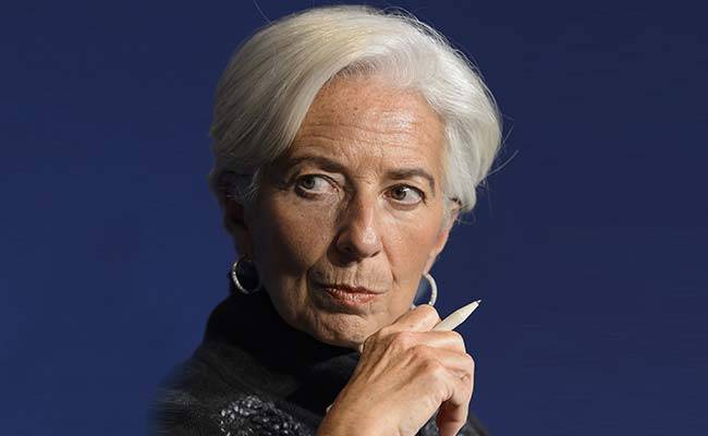 Christine Lagarde says to run for second IMF term