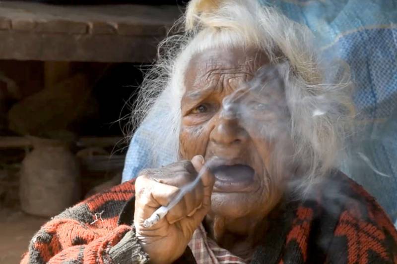This 112-year-old woman smokes 30 cigarettes everyday!