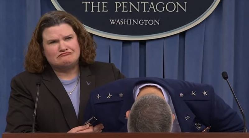 VIDEO: US Air Force general faints at Pentagon briefing