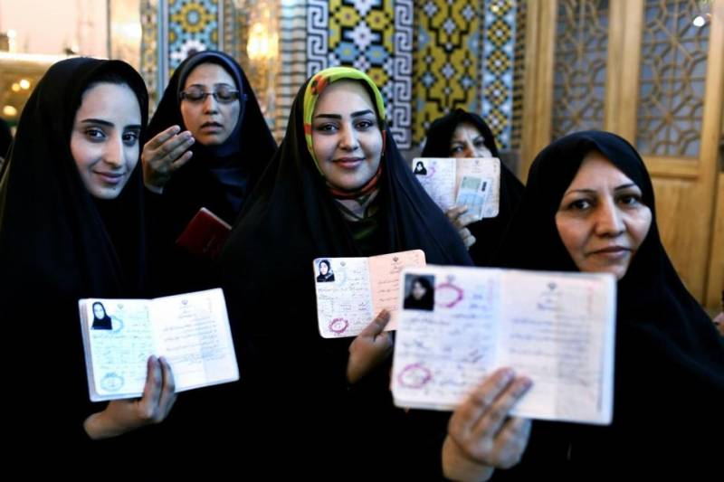 Voting starts in Iranian election