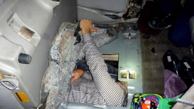 Man hides in gas tank to sneak into United States