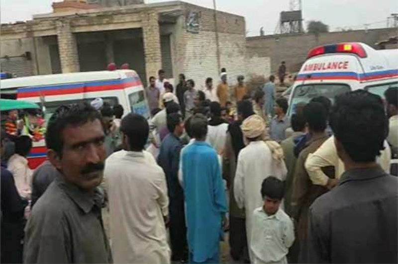 Four women killed, 4 injured as wall collapse in D G Khan