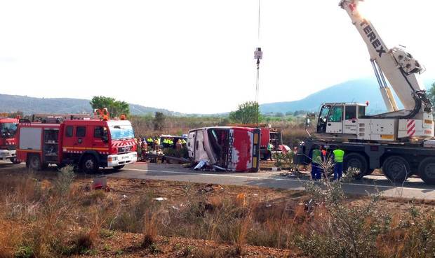 14 killed as bus carrying foreign students crashes in Spain