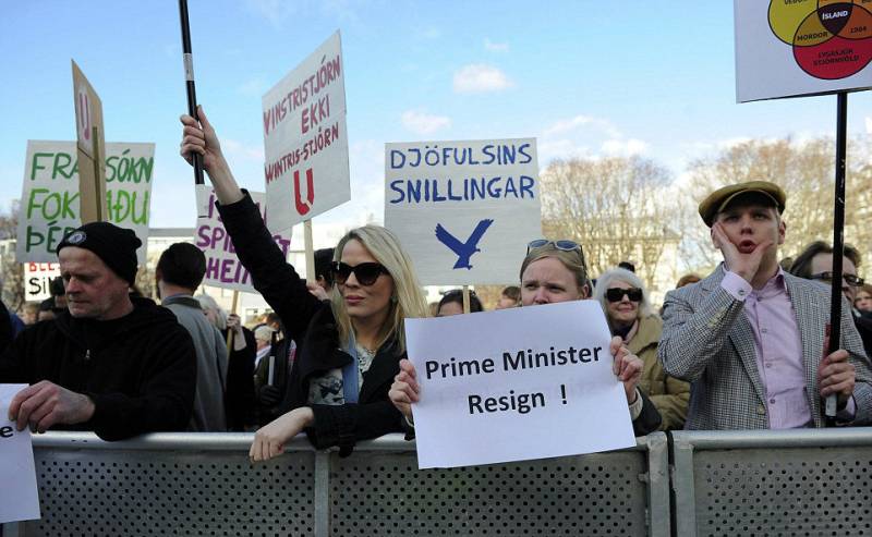 Panama uprising: Thousands gather in Iceland for Prime Minister's resignation