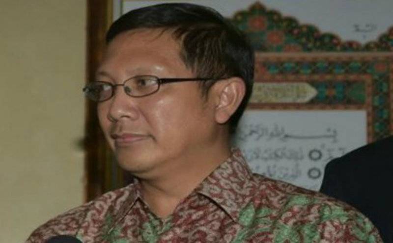 Greedy wives compel men to corruption : Indonesian minister