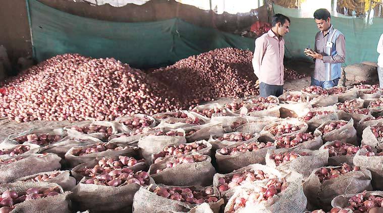The unbelievably tragic reason why this Indian farmer only earns Rs. 1 from selling 1000kg of onions