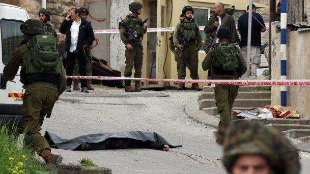 Israeli army fights stone throwing with bullets, kill 15-year old bystander by 