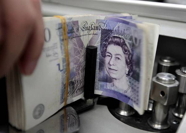 Pound, Euro under pressure as Brexit shock lingers