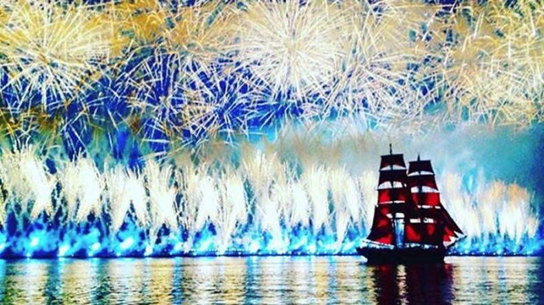 St. Petersburg lit up with magnificent fireworks display in honor of high-school grads