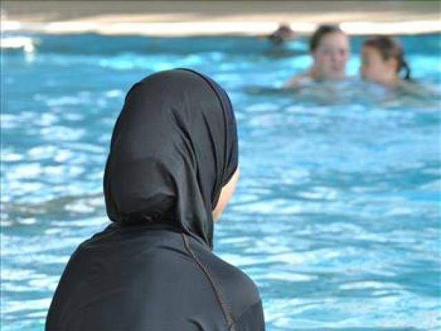 Muslim man fined by Swiss Court for not letting daughters learn how to swim