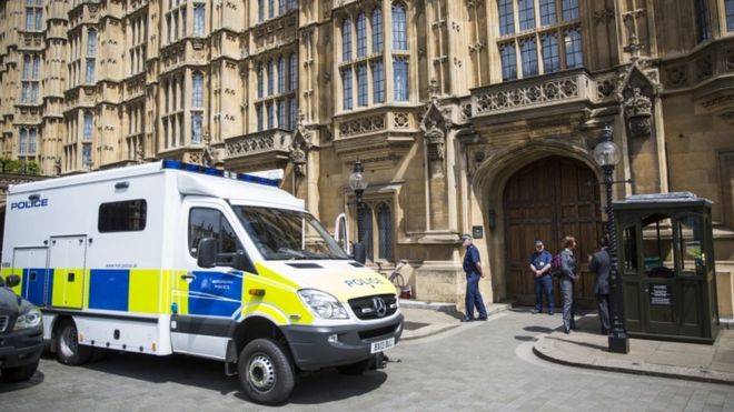 Investigators look into suspicious white powder sent to Muslim centres in London