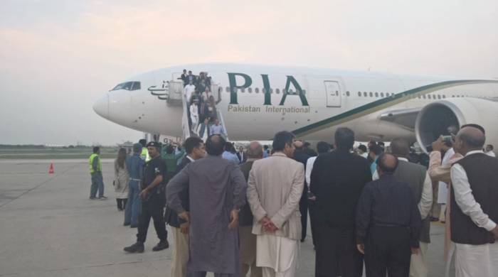 PM Nawaz Sharif returns to Pakistan