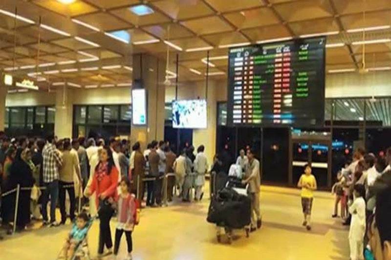 Stranded Pakistanis in Istanbul arrive in Karachi, Islamabad