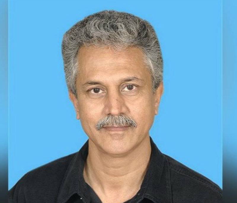 MQM's Wasim Akhtar, Anees Qaimkhani of PSP arrested from courtroom after bail pleas rejected