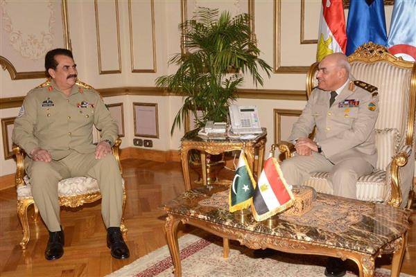 Egyptian army show interest to benefit from Pak Army in fighting terrorism